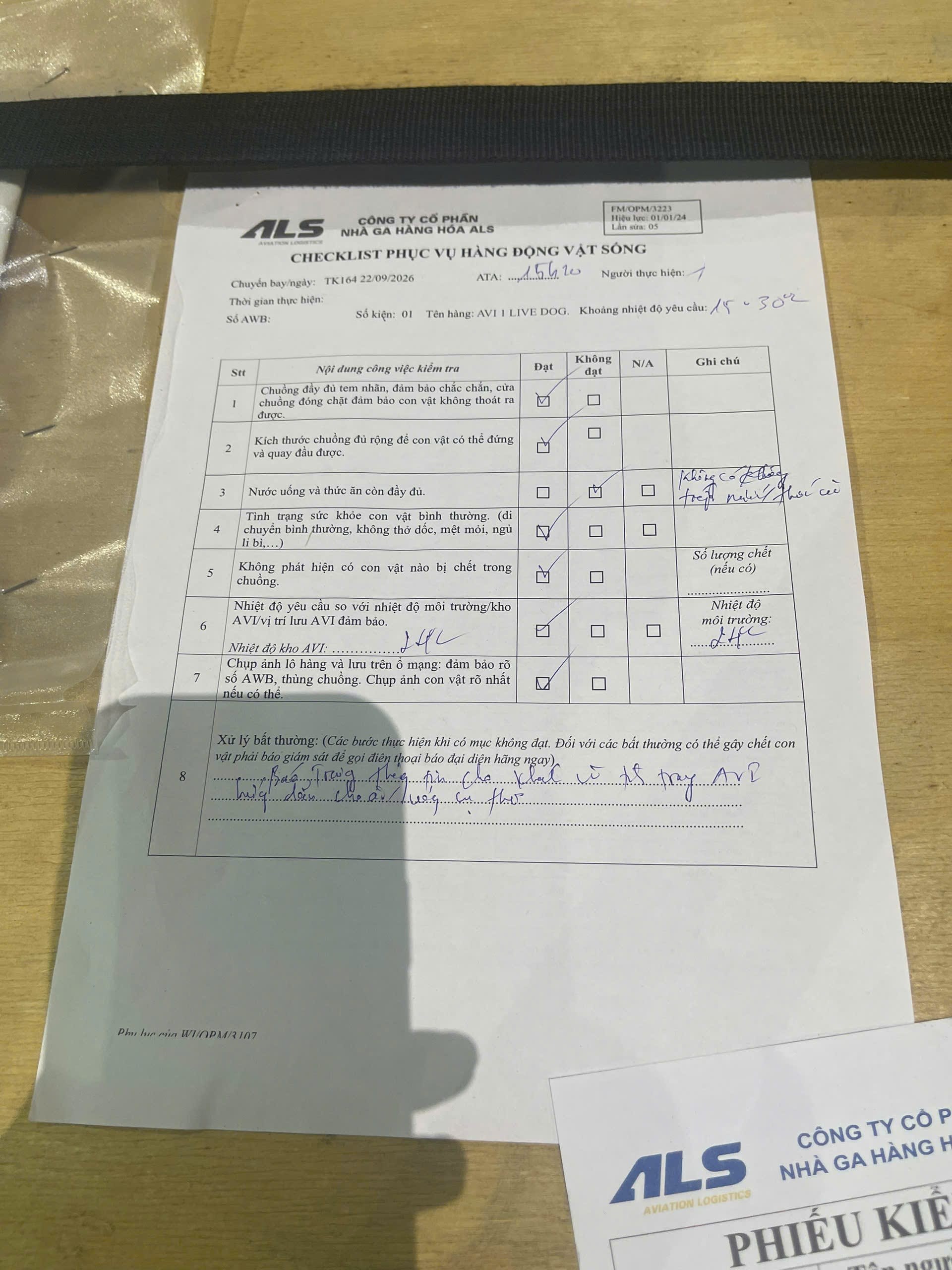 Live animal handling checklist completed by the Noi Bai cargo terminal for Pablo's arrival on flight TK164